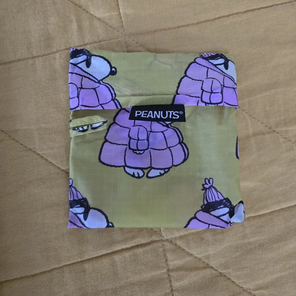 NEW Snoopy Puffer Standard Baggu - Picture 5 of 5